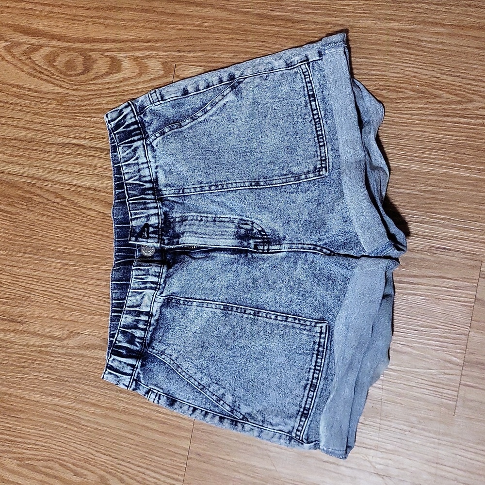 Stone washed denim shorts